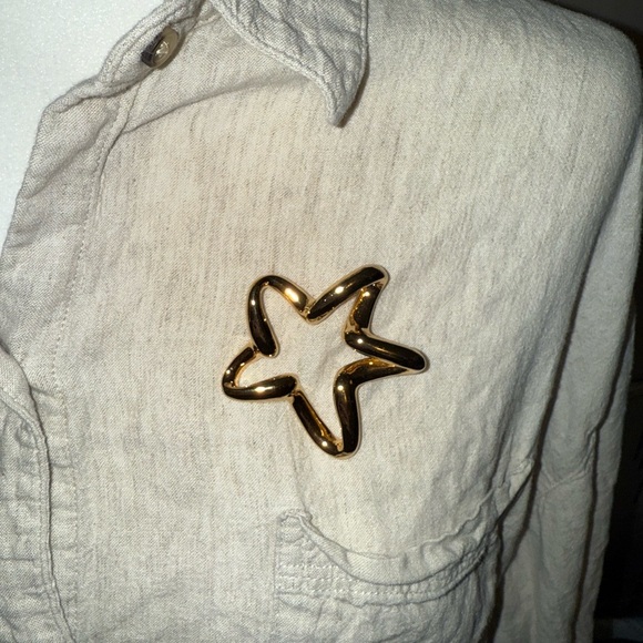 Avon Gold Abstract Star Brooch/Pin - Picture 2 of 6